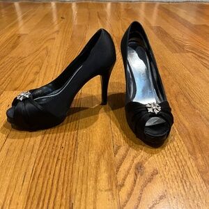 White House/Black Market Black satin jeweled Heels.  Size 5.5